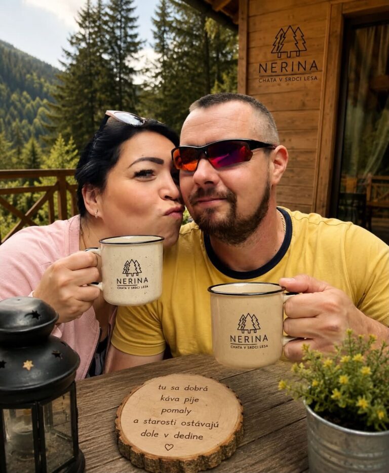 Nora Horvathová a Erni pri chate Nerina